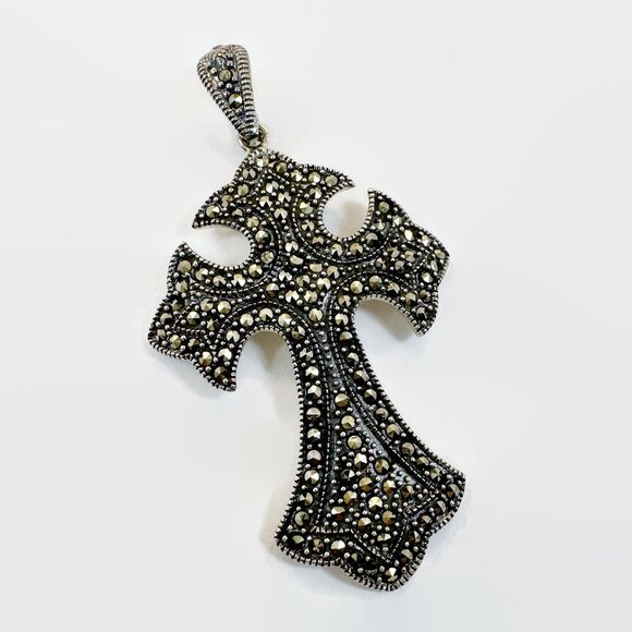 Vintage Marcasite Cross Pendant: Sterling Silver Black Stones Sparkling Gothic - Picture 2 of 4